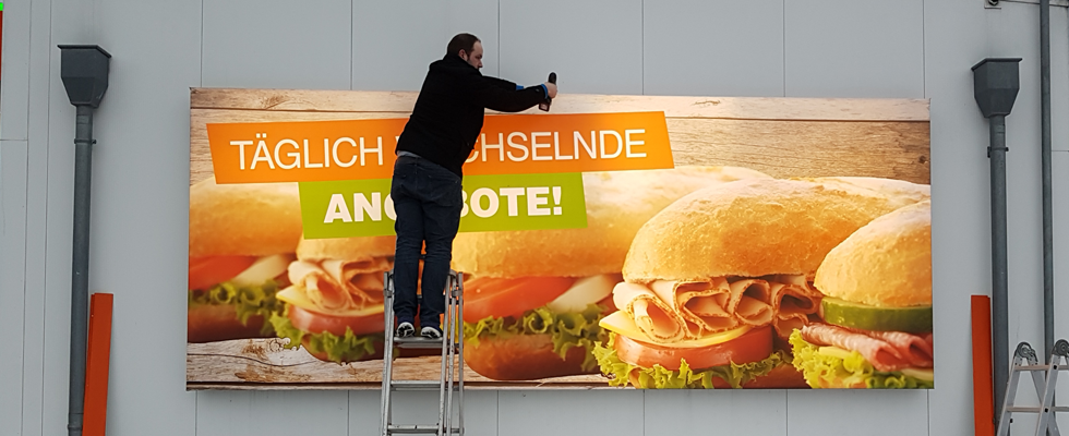 Wir erneuern Ihre Schilder und Banner.